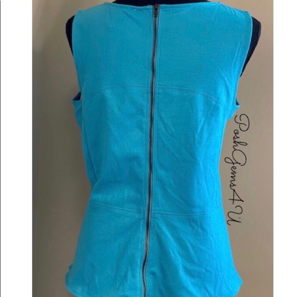 New With Tags ✨ Sleeveless Peplum Top - Picture 4 of 4